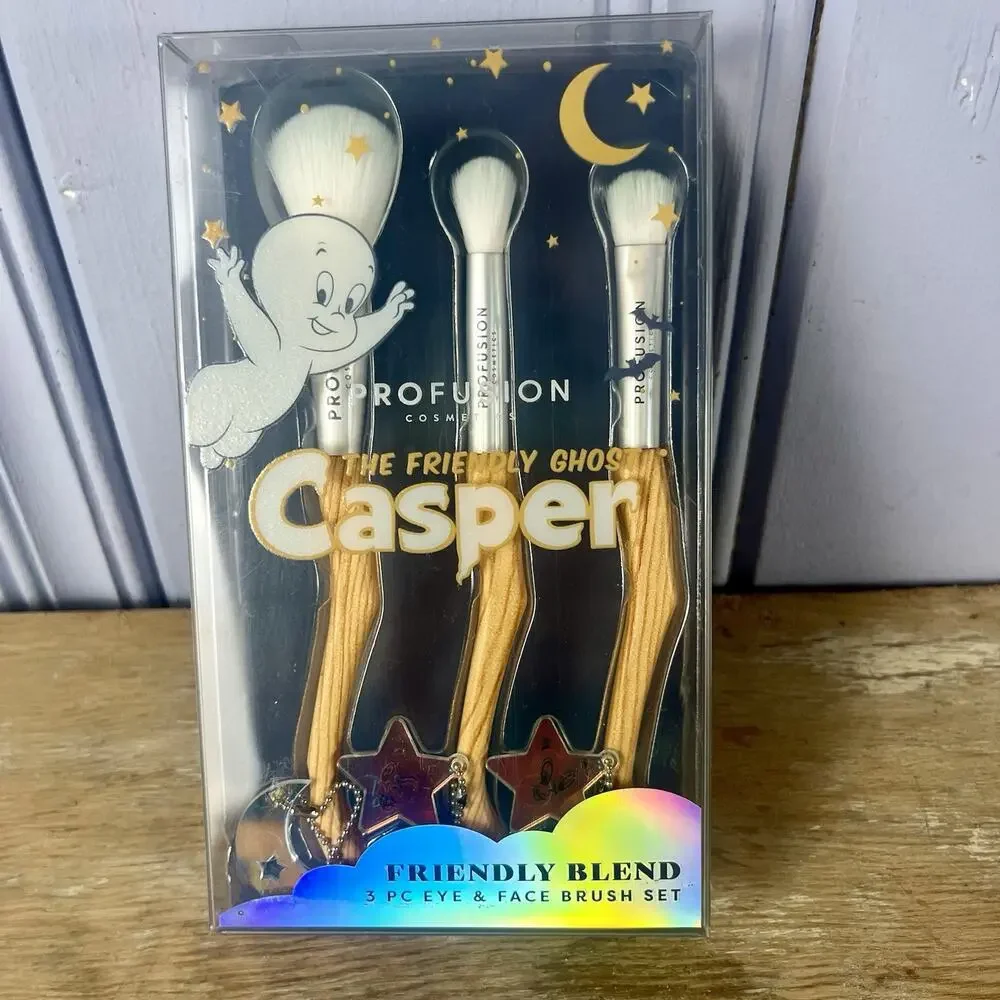 NEW Profusion Casper Friendly Ghost 28 Eyeshadow & Witch Broom Brush Set Glows